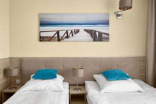 Курортные отели Sanatorium Zefir Крыница-Морска Двухместный номер Делюкс с 1 кроватью и боковым видом на море-4